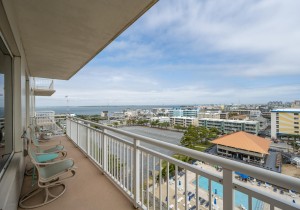 gateway713-6-side-balcony.jpg