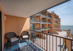 pontevista309-9-balcony.jpg