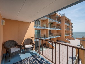 pontevista309-9-balcony.jpg