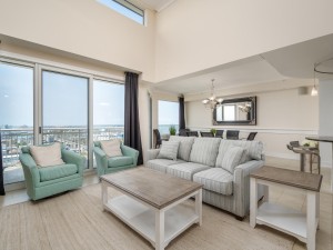 gateway1704-10-living-area.jpg