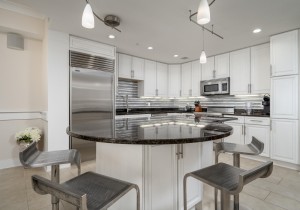 gateway1704-13-kitchen.jpg