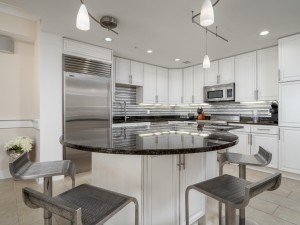 gateway1704-13-kitchen.jpg