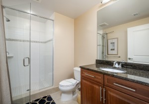 gateway1704-18-bath-3.jpg