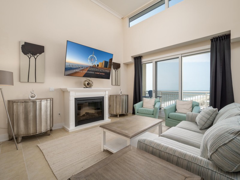 gateway1704-5-living-area.jpg