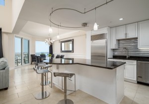 gateway1704-8-kitchen.jpg