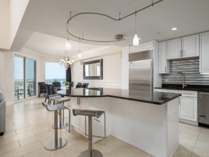 gateway1704-8-kitchen.jpg