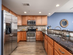 theview302-22-kitchen.jpg