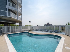 theview302-3-pool.jpg