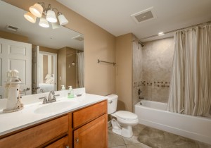 theview302-34-bath-2.jpg