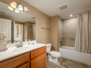 theview302-34-bath-2.jpg