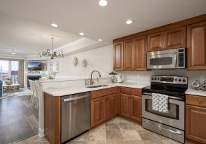 southbeach405-10-kitchen.jpg