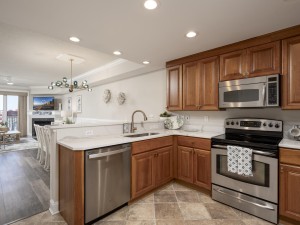 southbeach405-10-kitchen.jpg