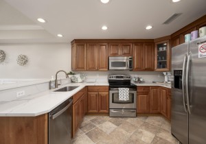 southbeach405-11-kitchen.jpg