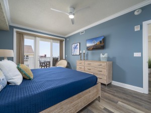 southbeach405-16-primary-bedroom.jpg