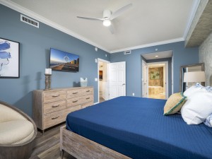 southbeach405-17-primary-bedroom.jpg