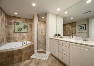 southbeach405-18-primary-bath.jpg
