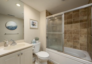 southbeach405-21-bath-2.jpg