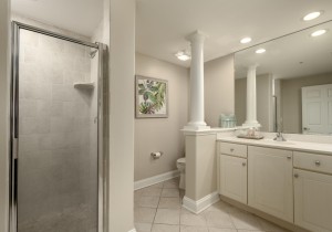 southbeach405-24-bath-3.jpg