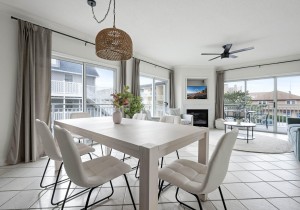 aventura106-15-dining-area.jpg