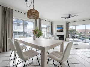 aventura106-15-dining-area.jpg