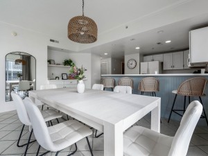 aventura106-19-dining-area.jpg