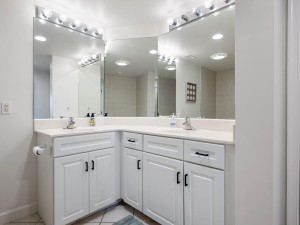 aventura106-24-primary-bedroom.jpg