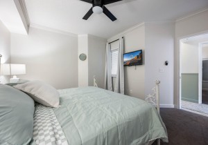 aventura106-27-bedroom-2.jpg