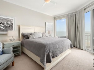 11-master-bedroom-mini.jpg