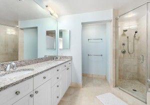 14-master-bath.jpg