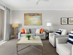 5-living-area-mini.jpg