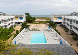 beachwalk-1b-pool.jpg
