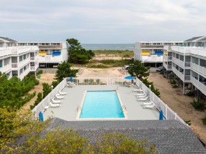 beachwalk-1b-pool.jpg