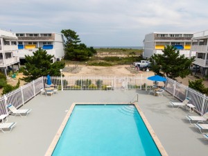 beachwalk-3b-pool.jpg
