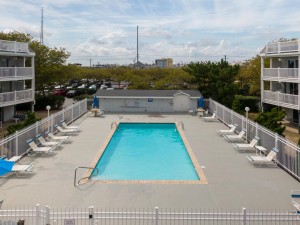 beachwalk-4b-pool.jpg