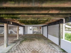 beachwalk4-14-parking-and-entrance.jpg