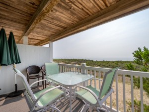 beachwalk4-15-balcony-2nd-level.jpg