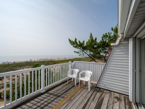 beachwalk4-2-upper-balcont.jpg