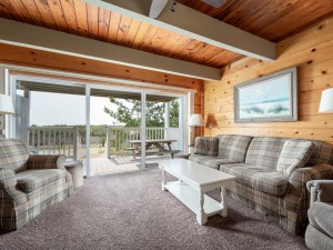 beachwalk4-22-living-area.jpg