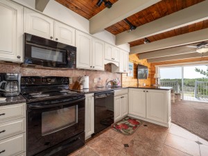 beachwalk4-24-kitchen.jpg