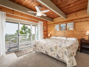 beachwalk4-30-bedroom-1.jpg