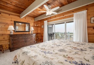 beachwalk4-31-bedroom-1.jpg