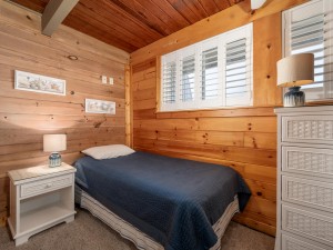 beachwalk4-36-bedroom-3.jpg