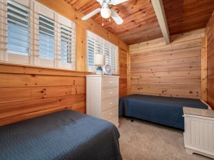 beachwalk4-37-bedroom-2.jpg
