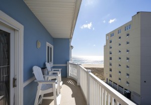 carlye403-1-balcony.jpg