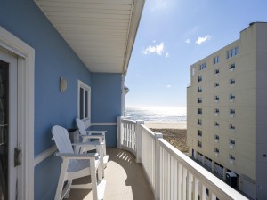 carlye403-1-balcony.jpg