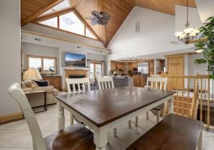 carlye403-18-dining-area.jpg