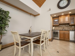 carlye403-20-dining-area.jpg