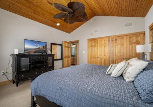 carlye403-23-bedroom-2.jpg