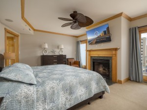 carlye403-25-primary-bedroom.jpg