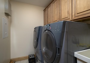 carlye403-31-laundry.jpg